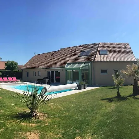 Avec Piscine Chauffee Proche Circuit 24h * Loué