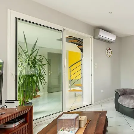 Avec Piscine Chauffee Proche Circuit 24h