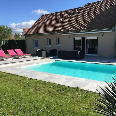 Avec Piscine Chauffee Proche Circuit 24h Loué