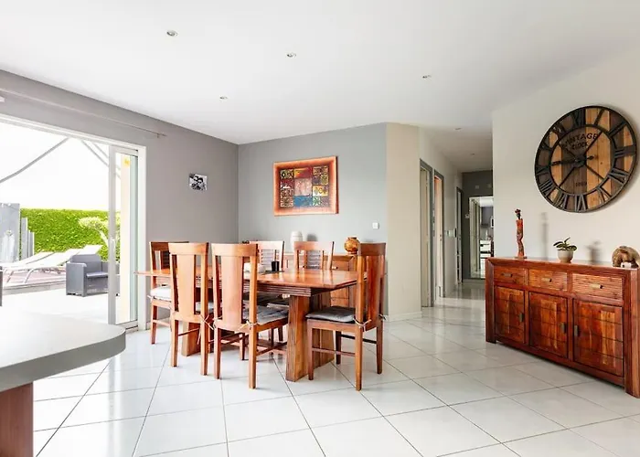 Avec Piscine Chauffee Proche Circuit 24h * Loué