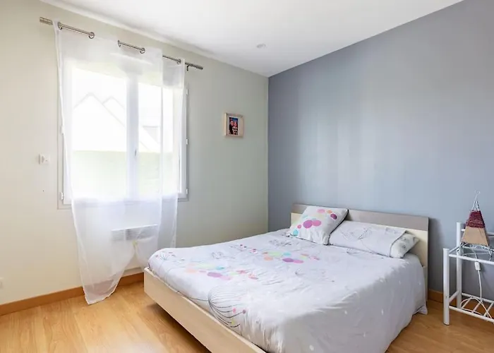 Avec Piscine Chauffee Proche Circuit 24h