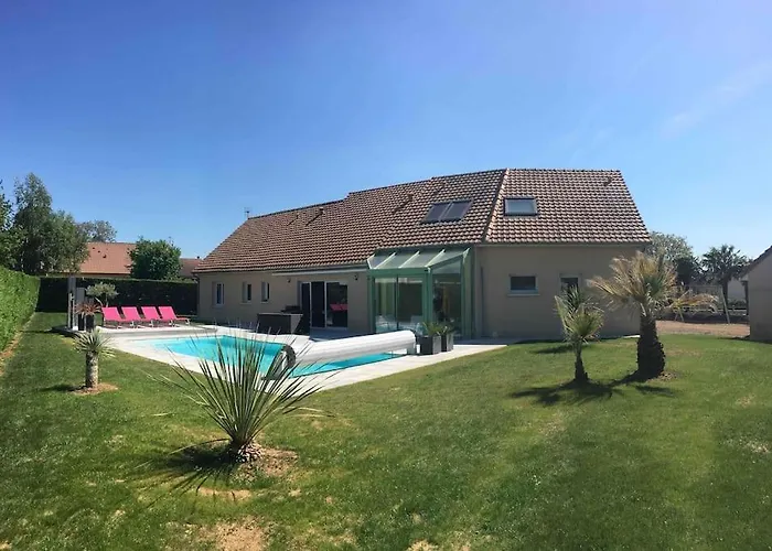 Avec Piscine Chauffee Proche Circuit 24h * Loué