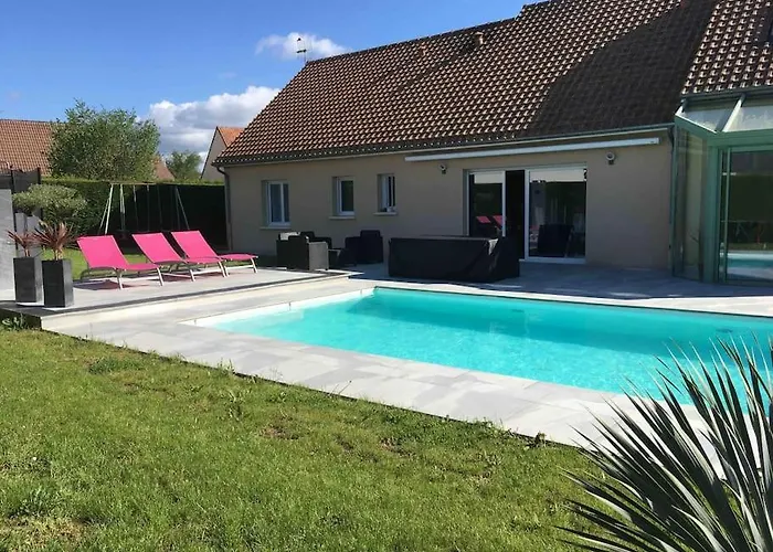 Avec Piscine Chauffee Proche Circuit 24h Loué