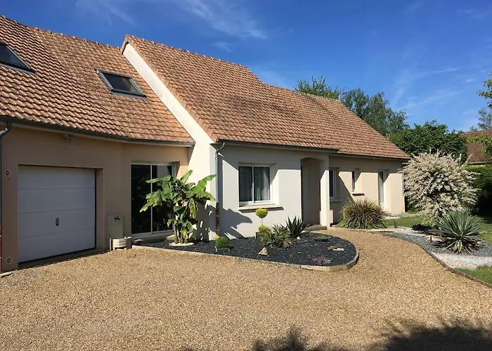 Avec Piscine Chauffee Proche Circuit 24h Loué